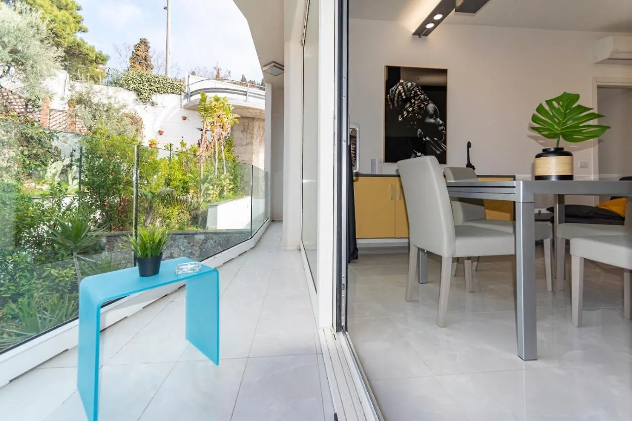 Apartmán Minerva Luxury Town Center , Pool And Parking Taormina 0*,